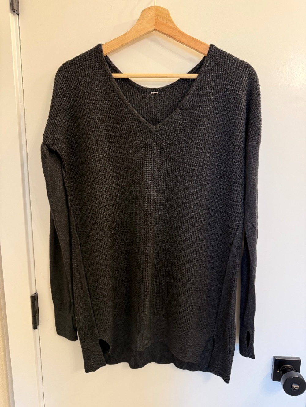 Lululemon The Sweater Life Knit Heathered Black V-Neck Size 6